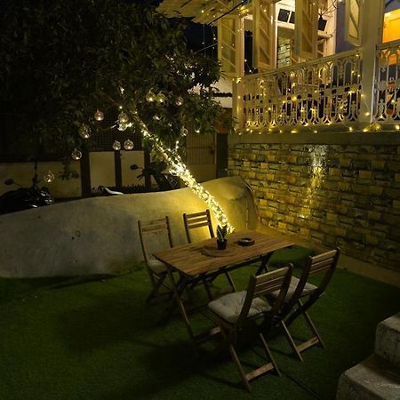Gosolo Stays Bandra Hostel Мумбаи Экстерьер фото